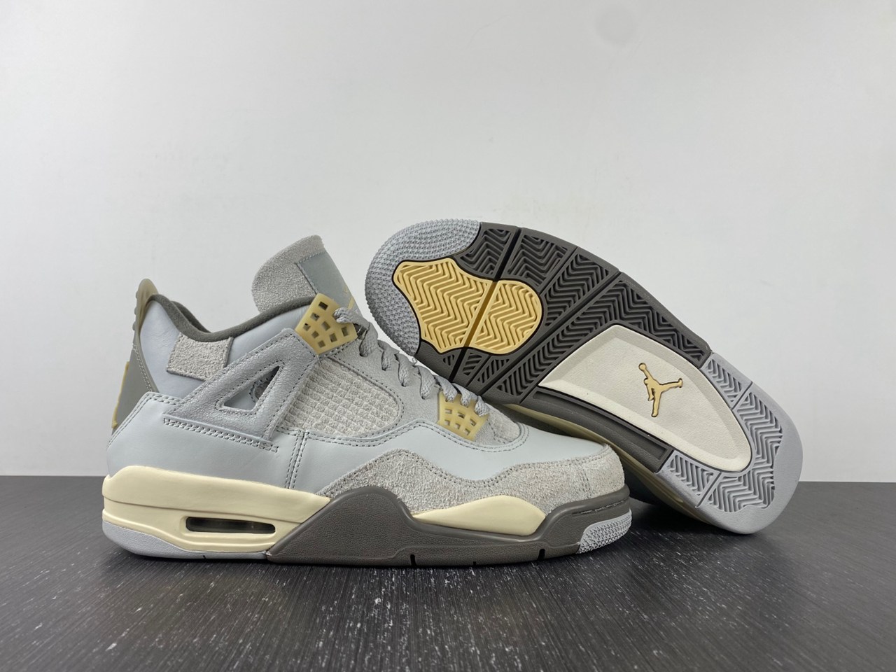 Air Jordan 4 SE Craft ??Photon Dust DV3742-021